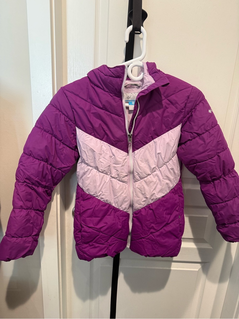 Columbia Artic Blast Purple and Light Pink Chevron Hooded Puffer Jacket - M